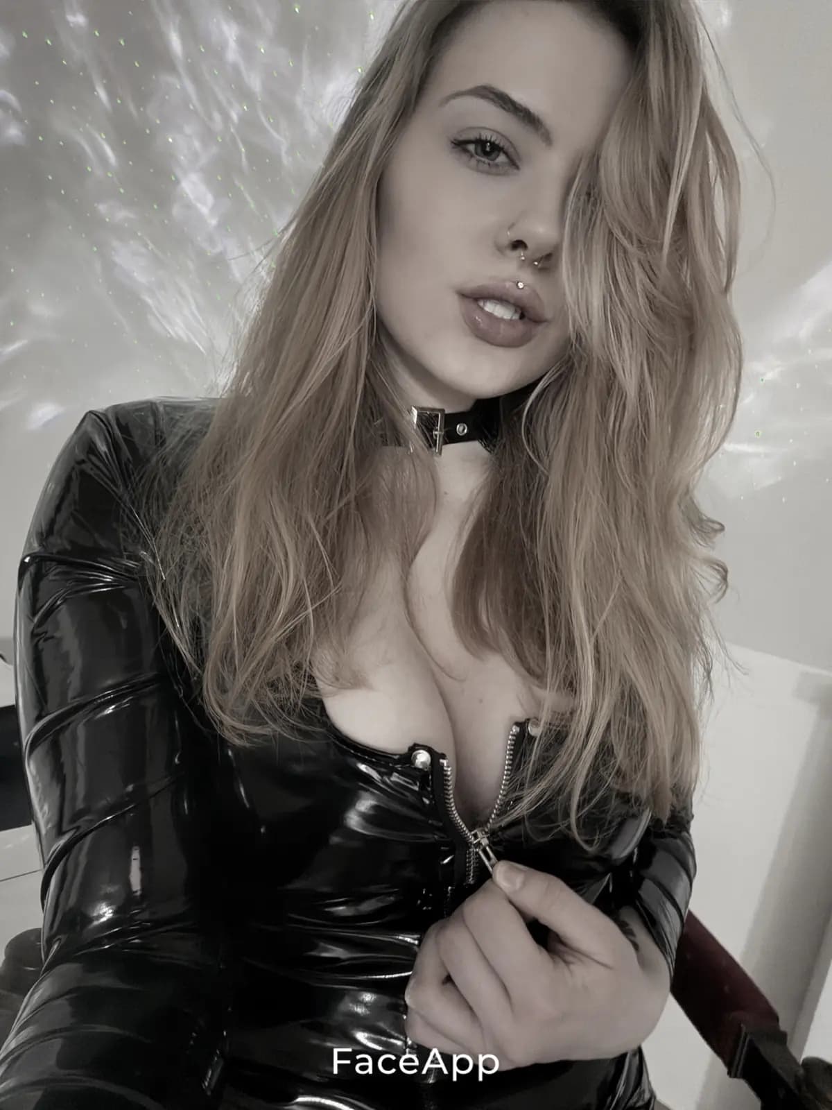 LadyMadeline Galerie Bild 6 - Domina Telefon