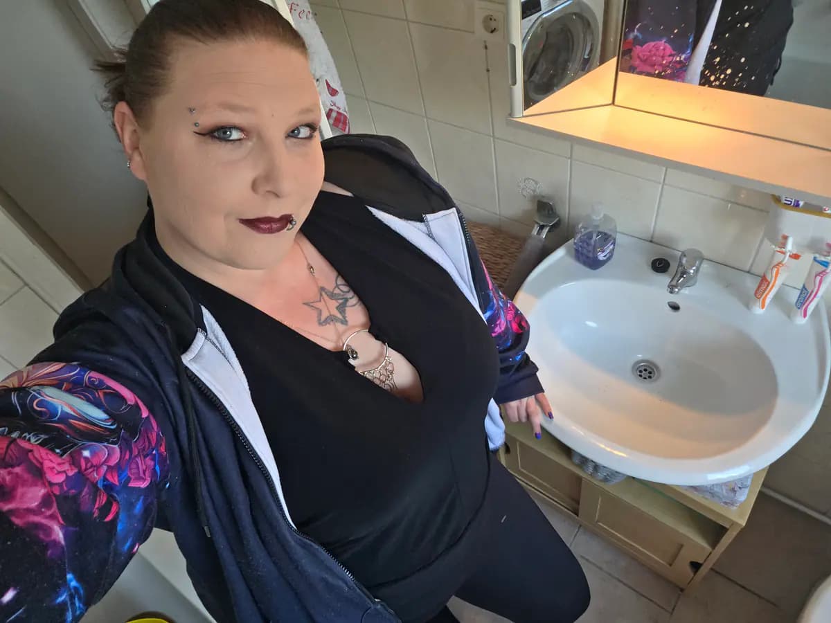 Herrin Sandra - Domina für Telefonerziehung und dominante Telefonate