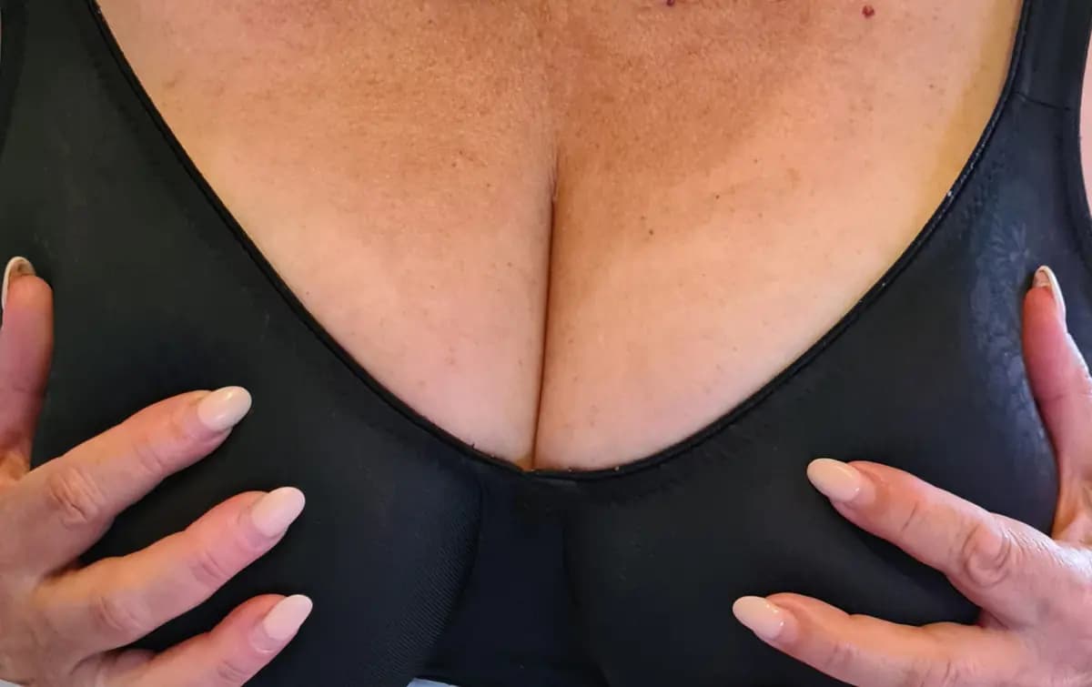 QueenOfMoney - Domina für Telefonerziehung und dominante Telefonate